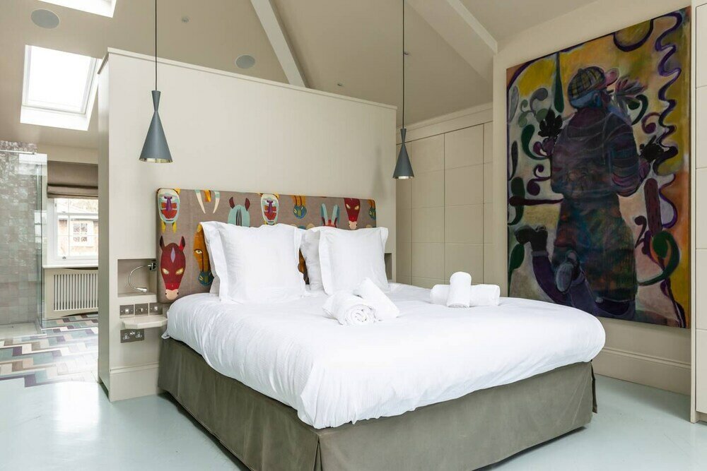 Фото Fantastic 4 Bed House in Iconic Camden