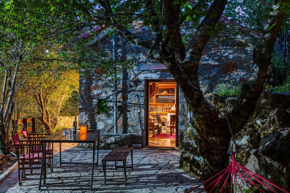 Фото Escape in the Forest, Cosy Chalet with Home Cinema