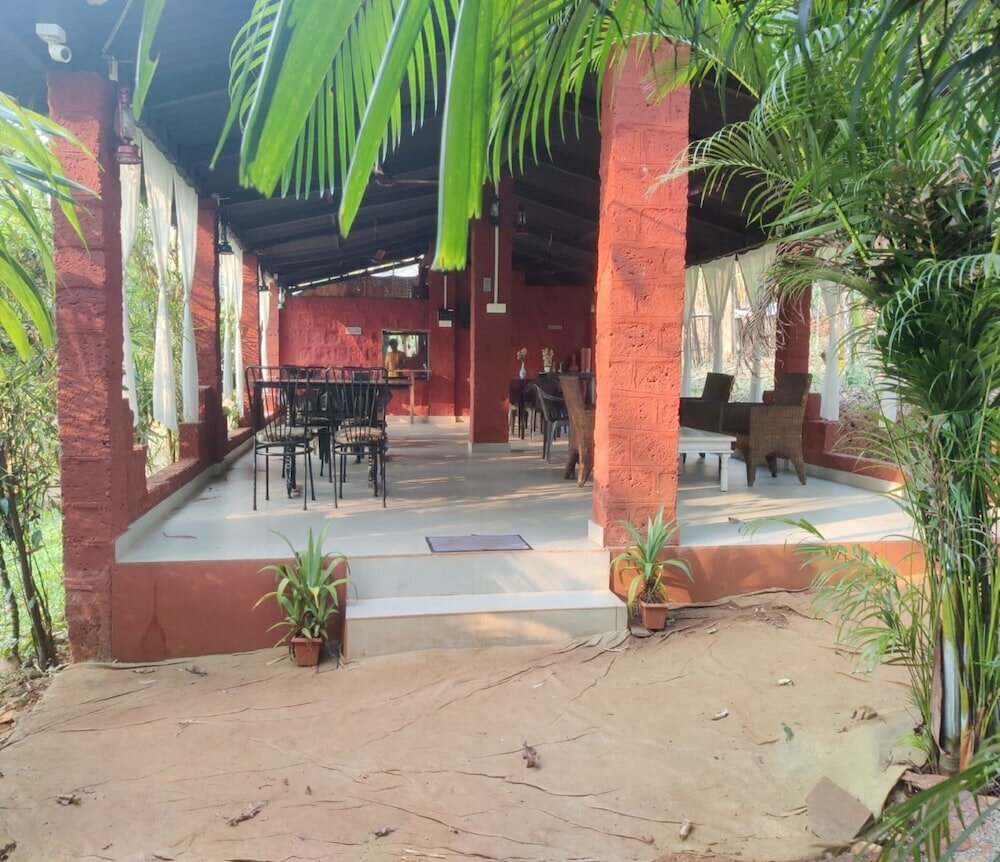 Фото The Earthen Nest