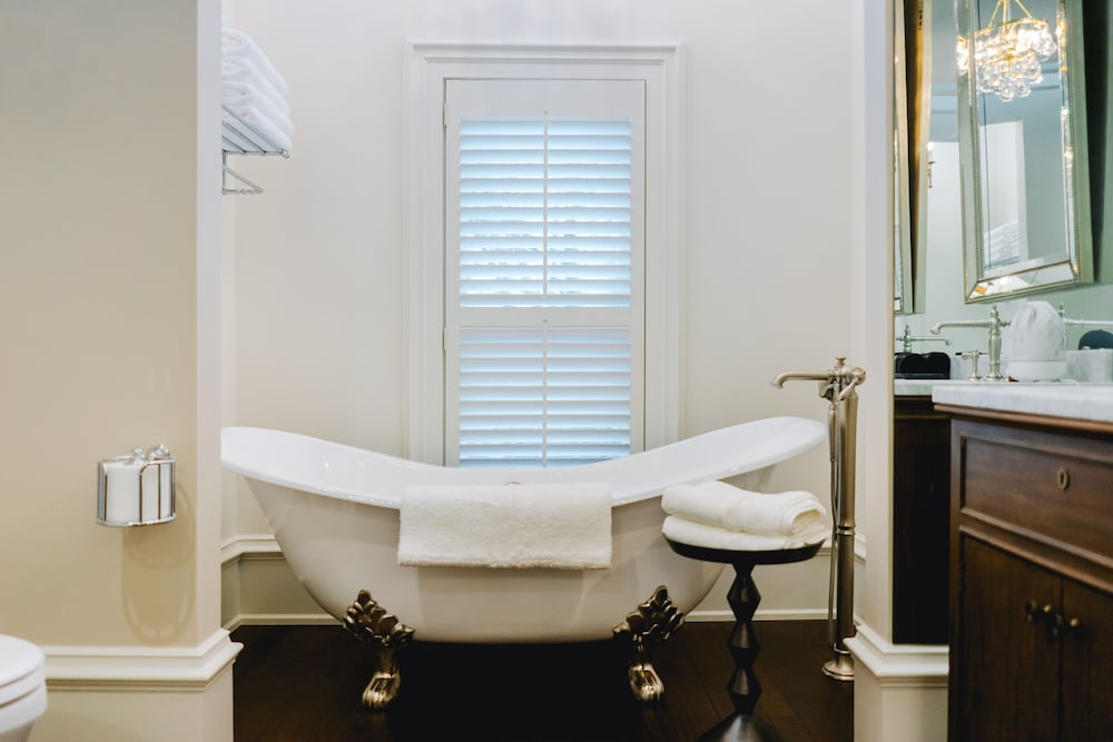 Фото The Lilley Mansion Bed & Breakfast