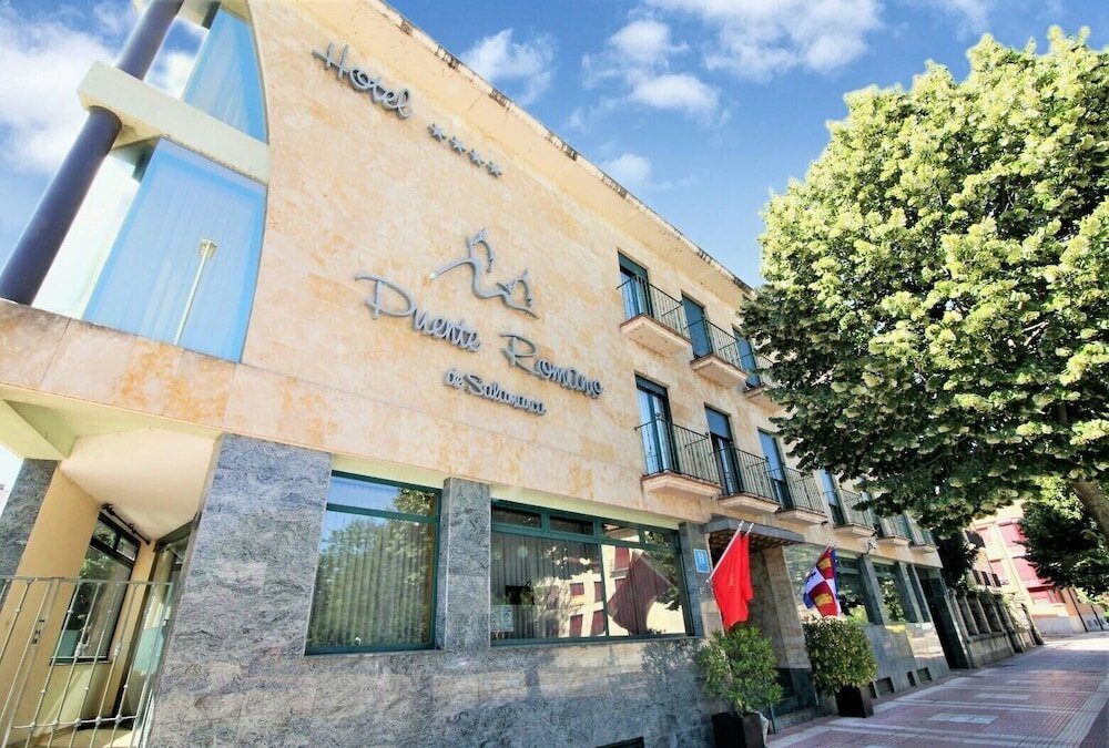 Фото Hotel Ele Puente Romano