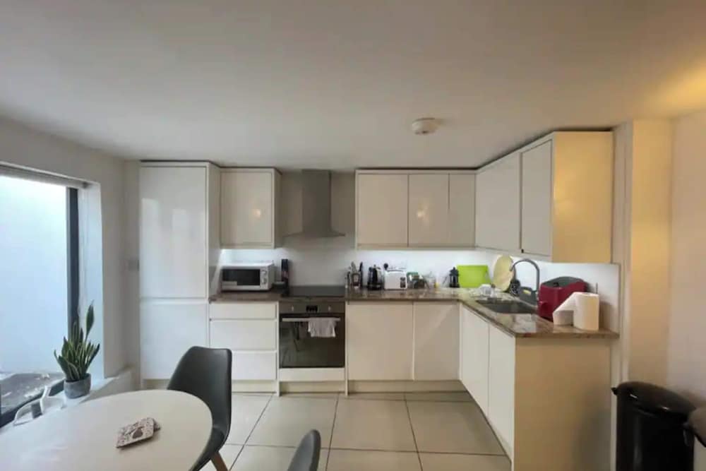 Фото Spacious & Charming 3bd Flat - Fulham