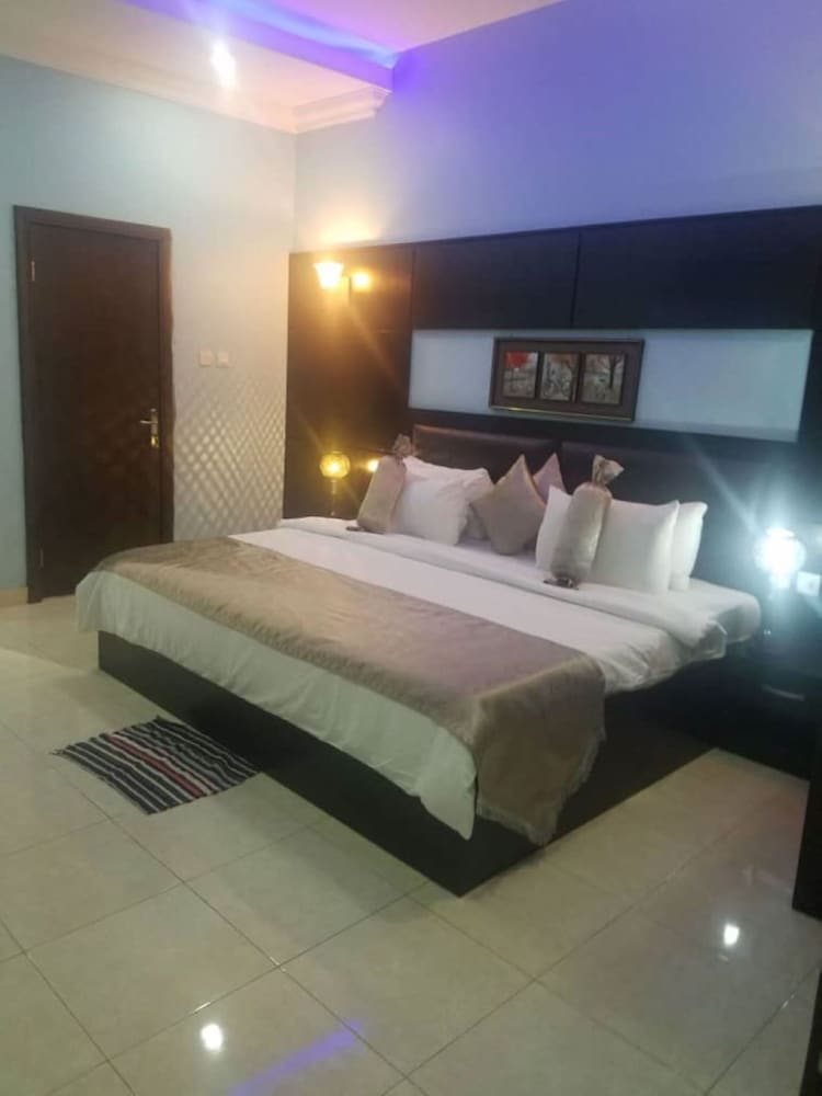 Фото Witsspring Suites