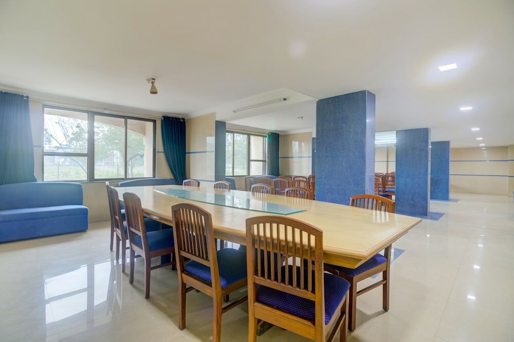 Фото Capital O 45621 Tuliipstays Hotel Ashok Bhiwandi