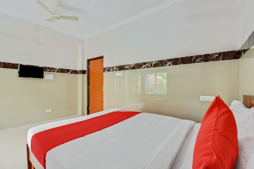 Фото Oyo 43308 Sri Sai Guru Comforts