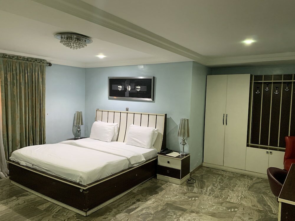 Фото Islanders Lounge and Hotel