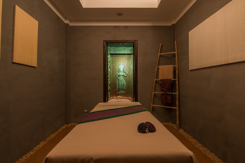 Фото Angkor Palace Suite & Villa