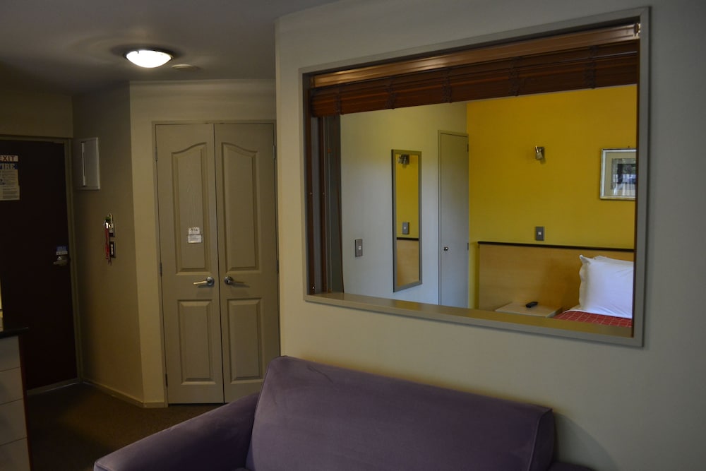 Фото Athena Motel & Apartments