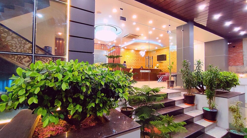 Фото Hotel Aradhna Inn by ShriGo Hotels