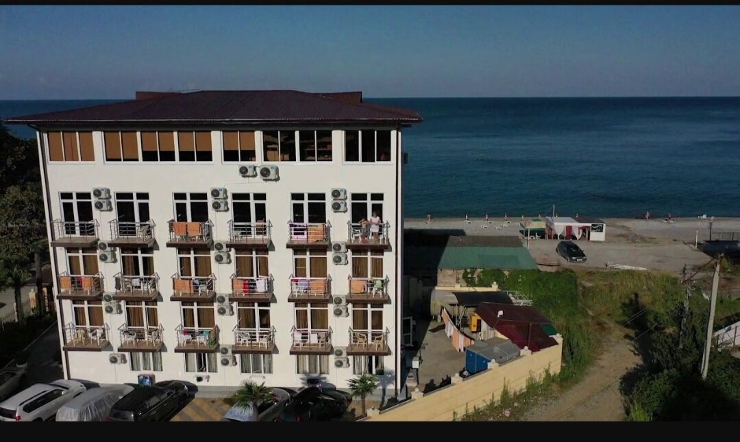 Фото отеля 2