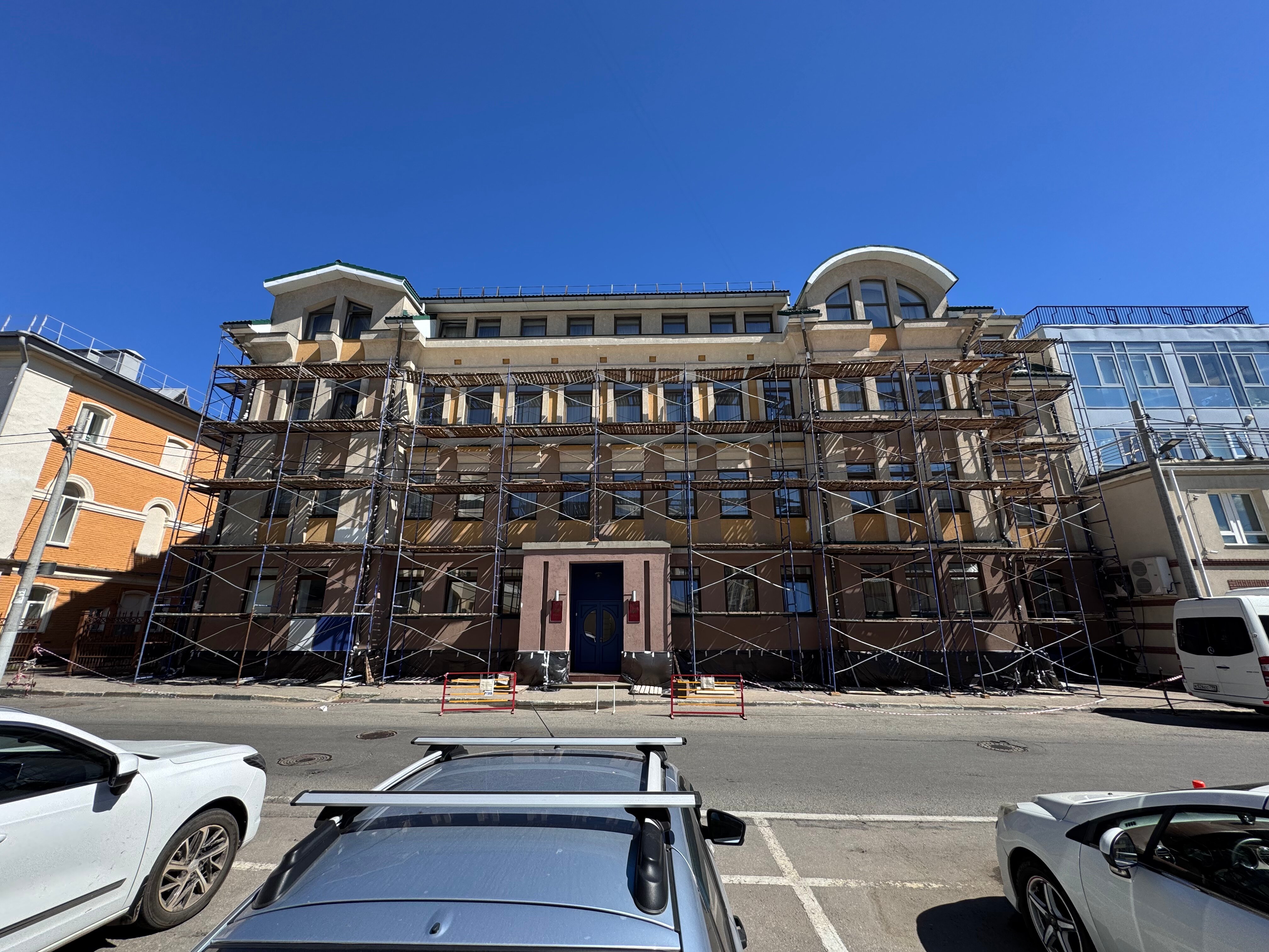 Фото Никола Хаус