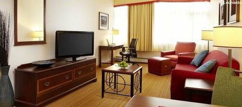 Гостиница The Carleton Suite Hotel в Гатино