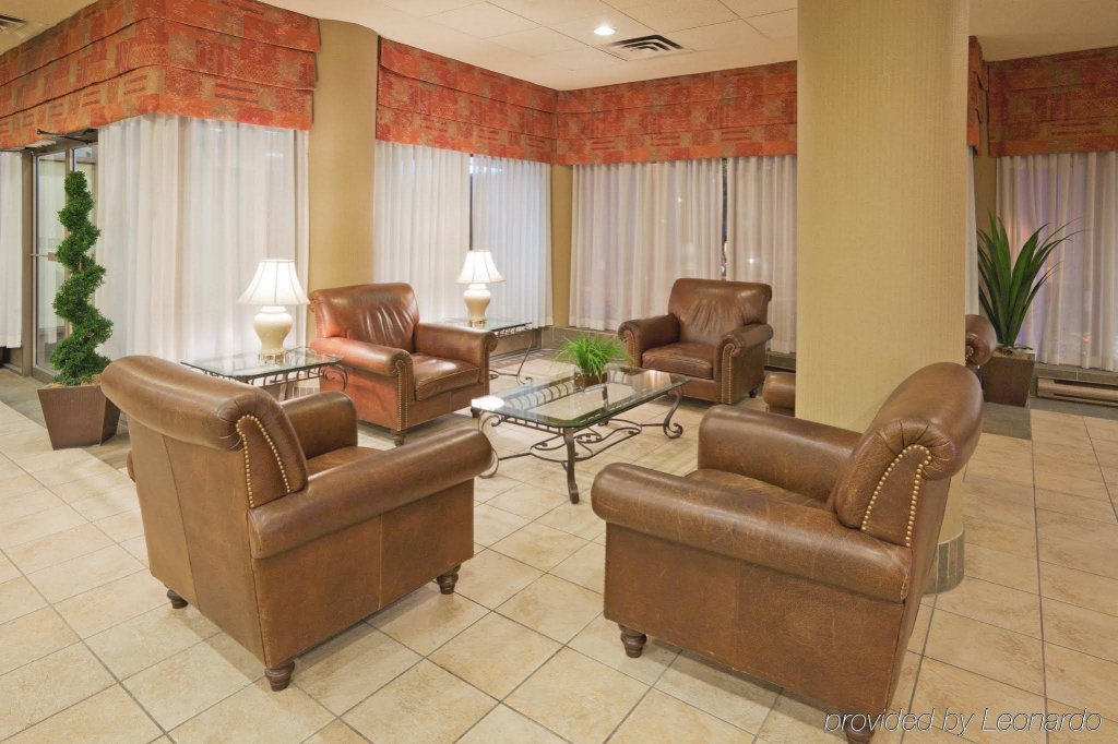 Фото Holiday Inn Express Toronto - Downtown, an Ihg Hotel