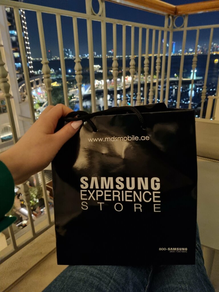 Electronics store Samsung, Dubai, photo