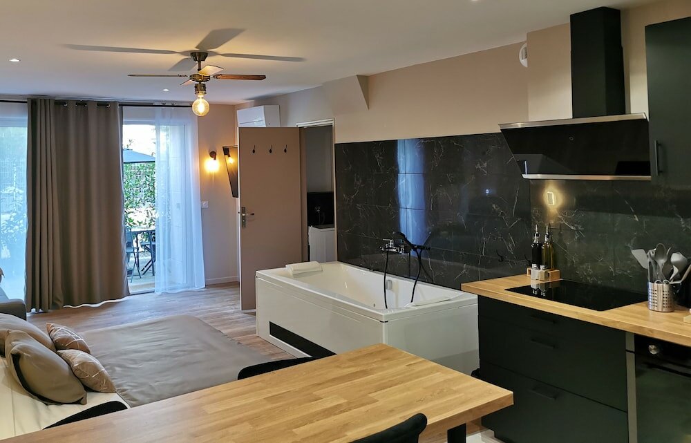 Фото Appart Hotel SPA Perpignan