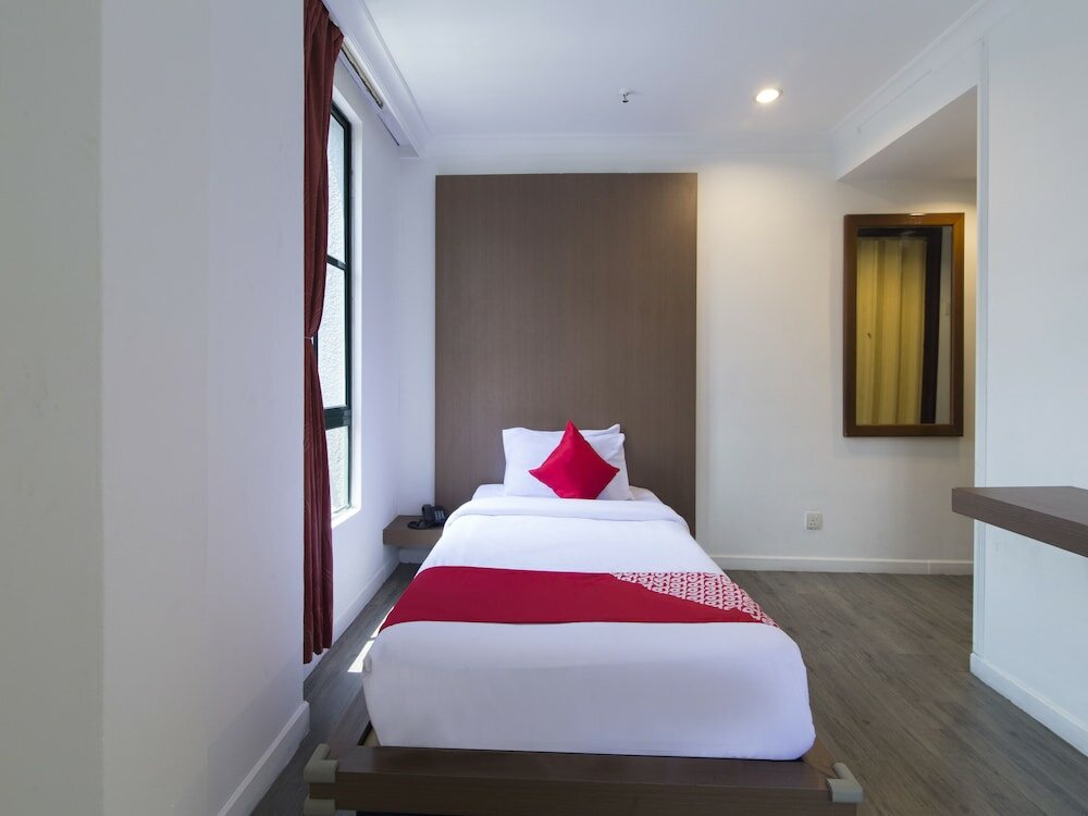 Фото Oyo 1045 Azimuth Hotel