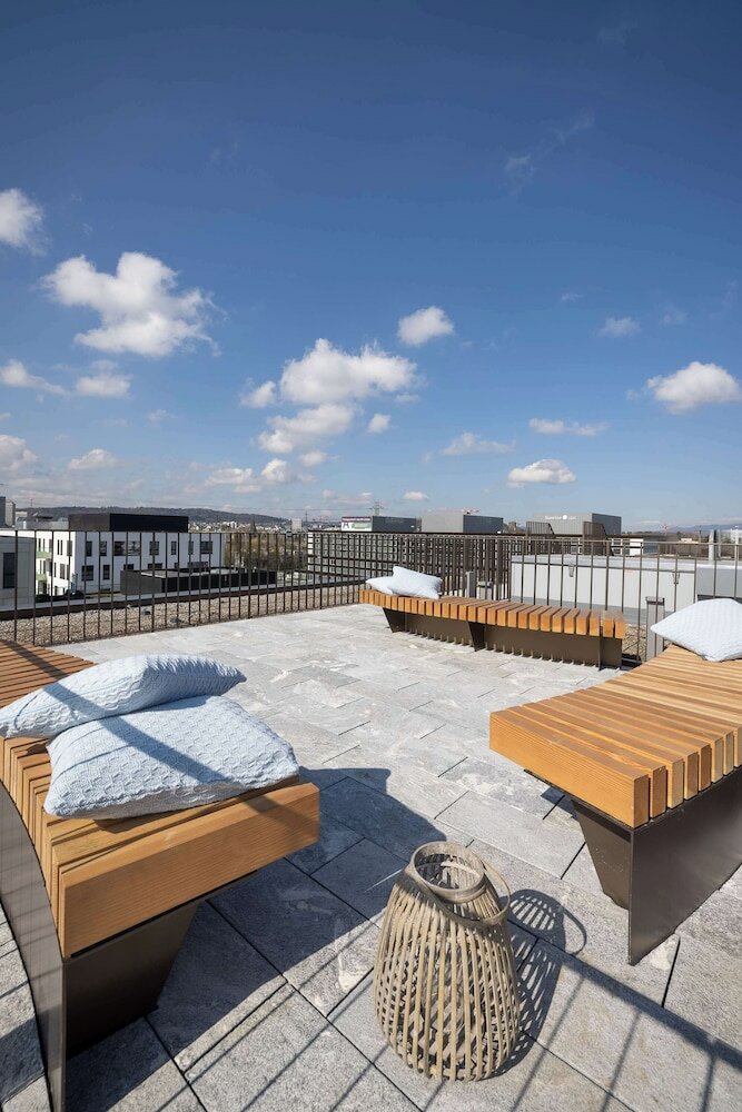Фото Radisson Hotel & Suites Zurich 