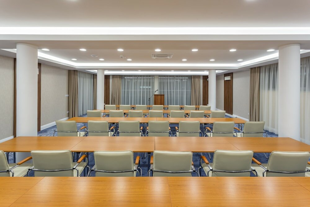 Фото Отель Outlet Polgár