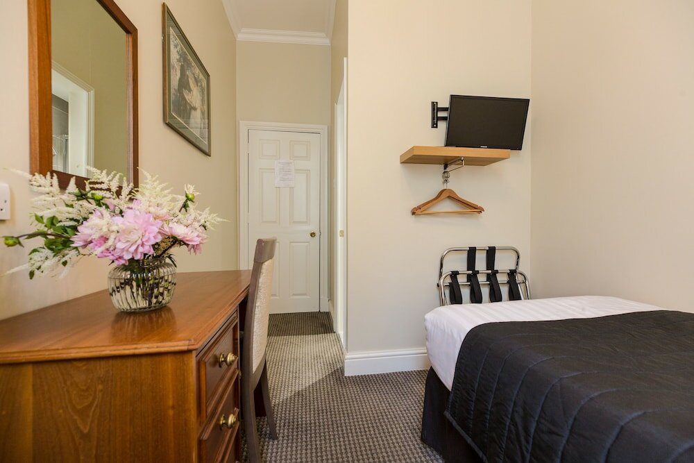 Фото Kensington Gardens Hotel