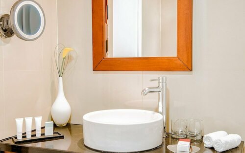 Гостиница Golden Sands Hotel & Residences в Шардже