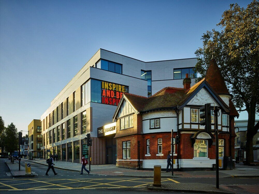 Фото отеля 1