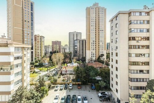 Апартаменты Stylish and Spacious Flat in Erenkoy в Аташехире