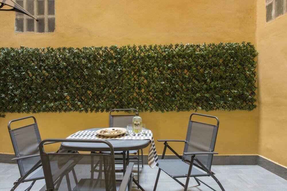 Фото Florence in the Window - Hosted by Sweetstay