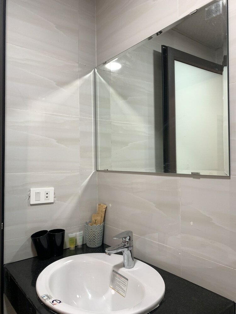 Фото Apricot Garden Hotel