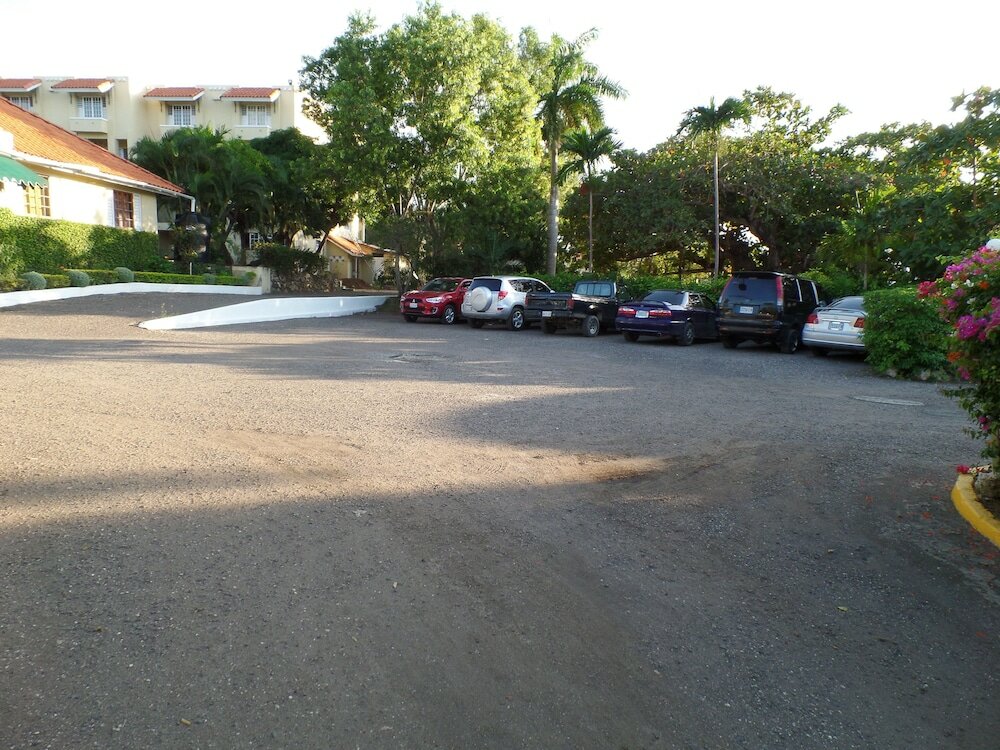 Фото Montego Bay Club Beach Resort