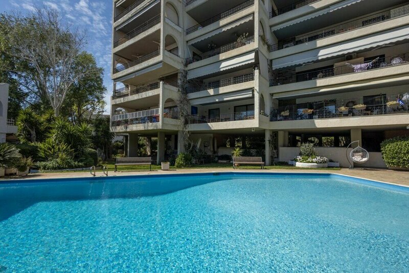 Гостиница Seaside Apartment With 3 Bdrm and Shared Pool