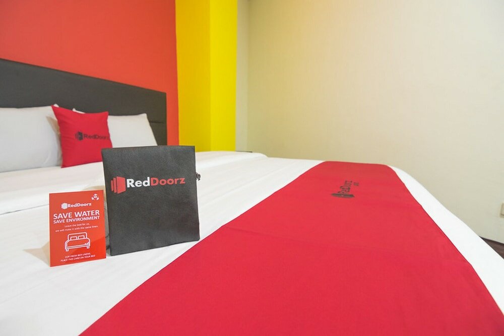 Фото RedDoorz near ITC Mangga Dua