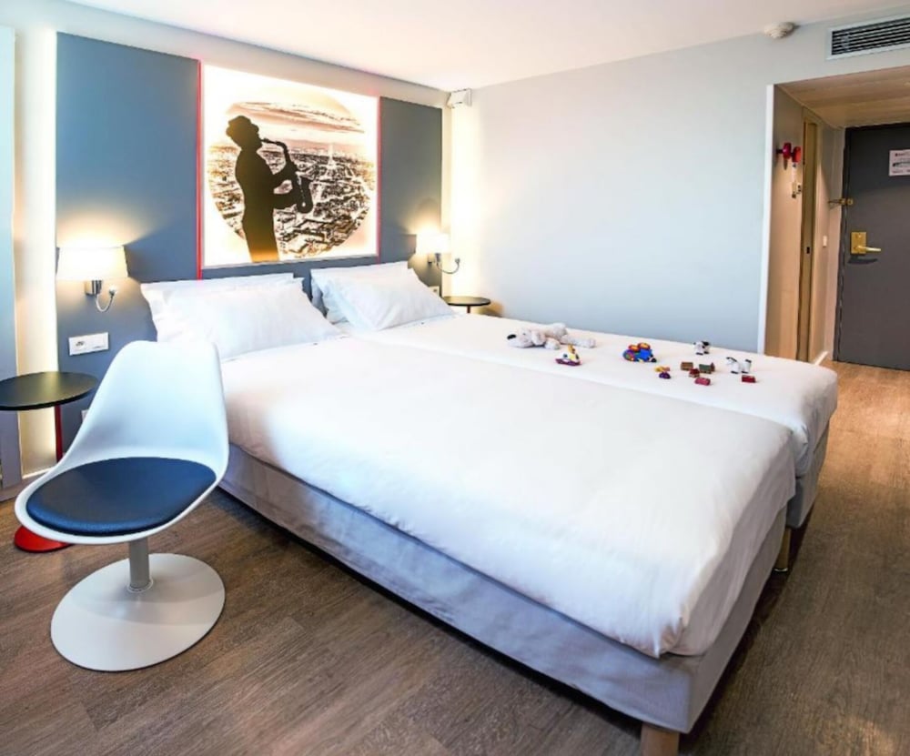 Фото Hotel Périphérie Porte de Saint Ouen