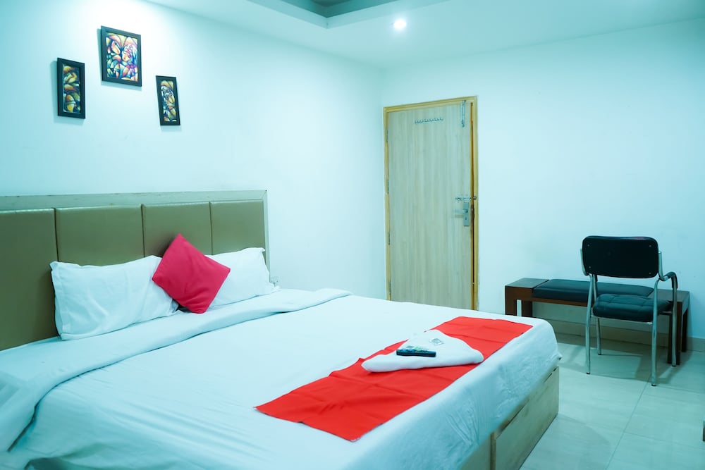 Фото Roomshala 054 Hotel Mahal