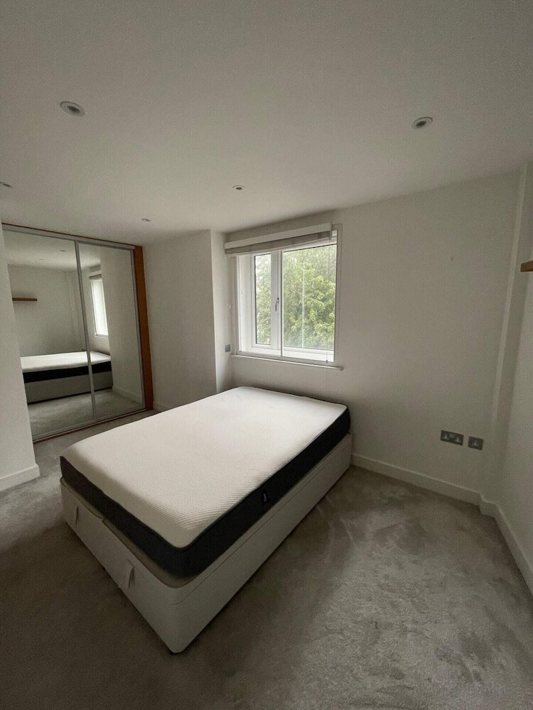 Фото Bright & Modern 2 Bedroom Flat W/balcony - Whitechapel!
