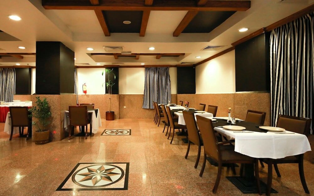 Фото LaVilla Hotel