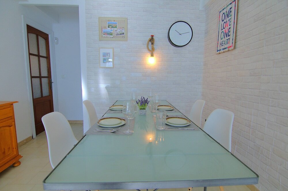 Фото Castillo Apartment