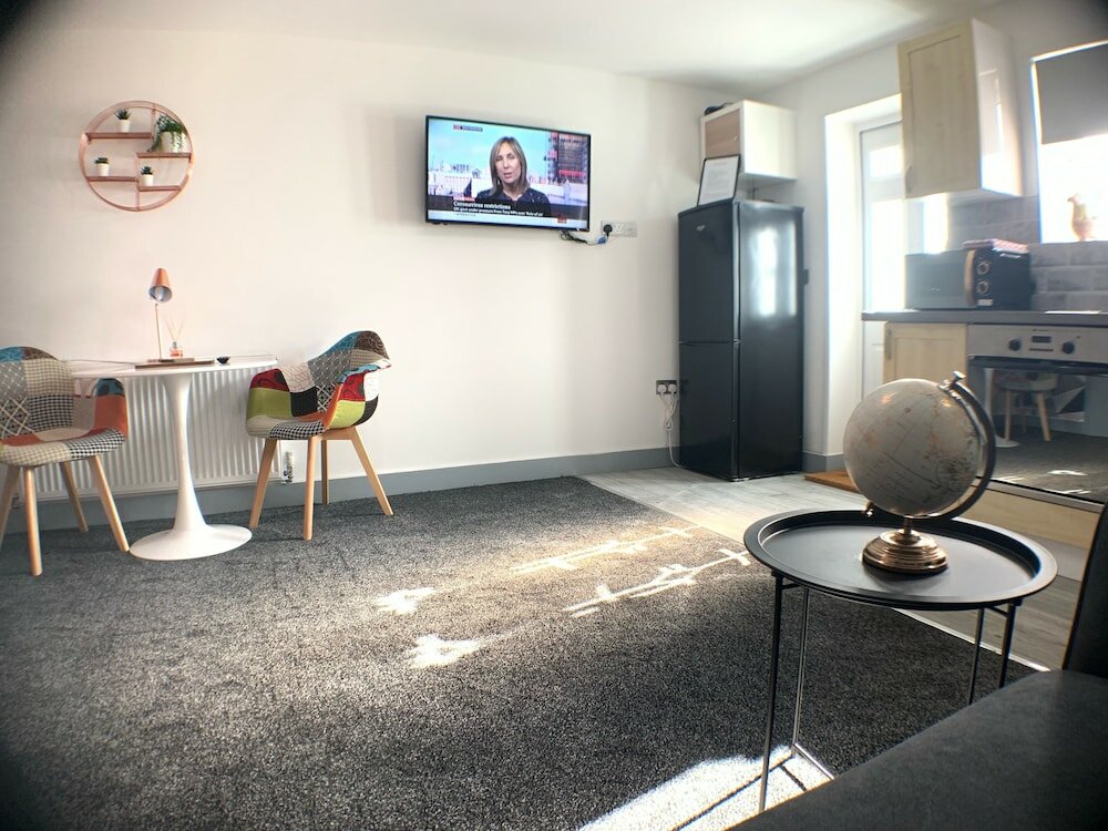 Фото Grand Central Budget Modern Apartments