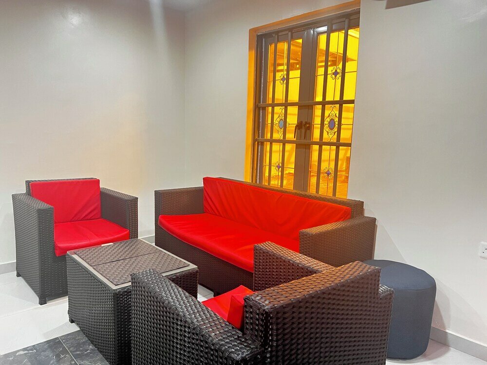 Фото De Rigg Place Victoria Island