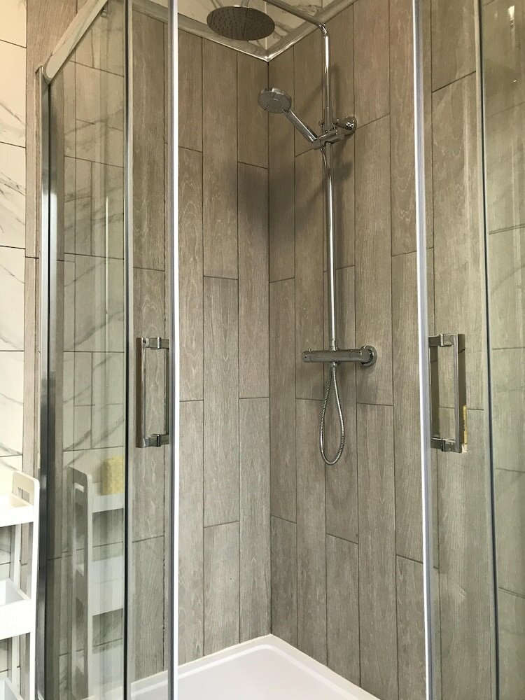 Фото Bright Spacious 3-bed With Office & Patio, Preston