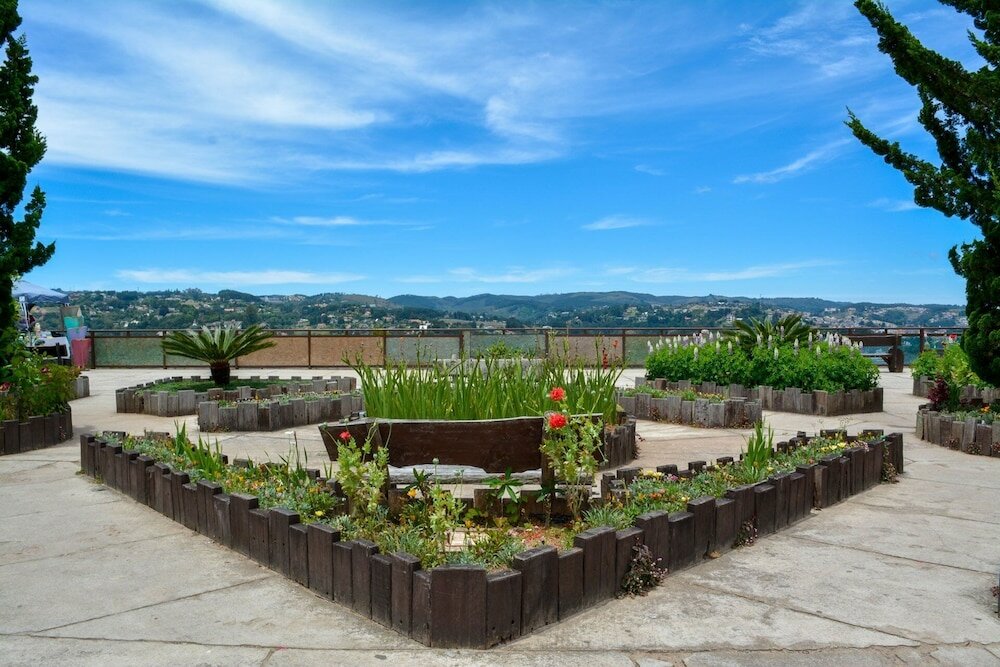 Фото Incrível Vista com 4 Quartos e Lareira