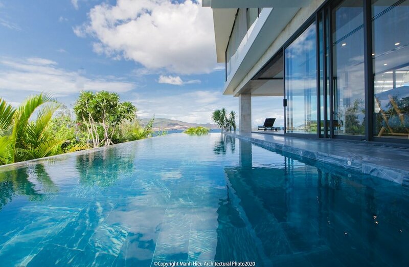 Гостиница The Bridge Luxury Villa в Нячанге