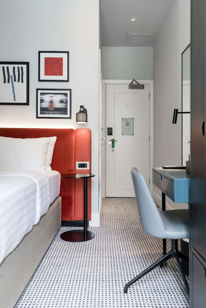 Фото Mornington London Kensington