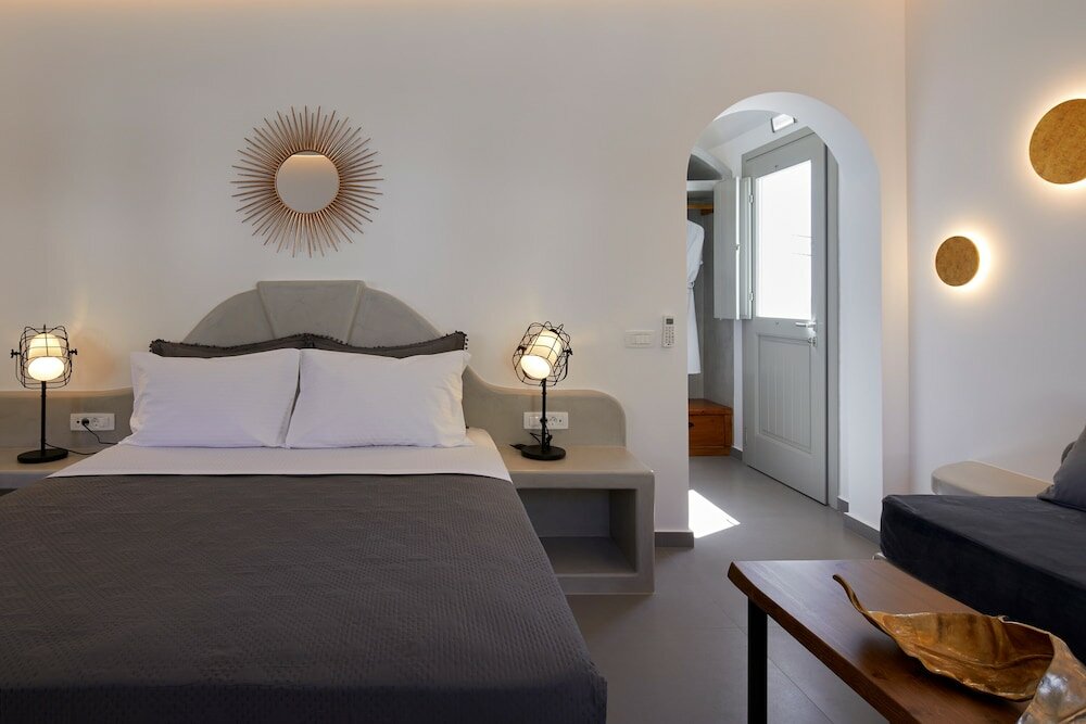 Фото Mountain and Sea Suites