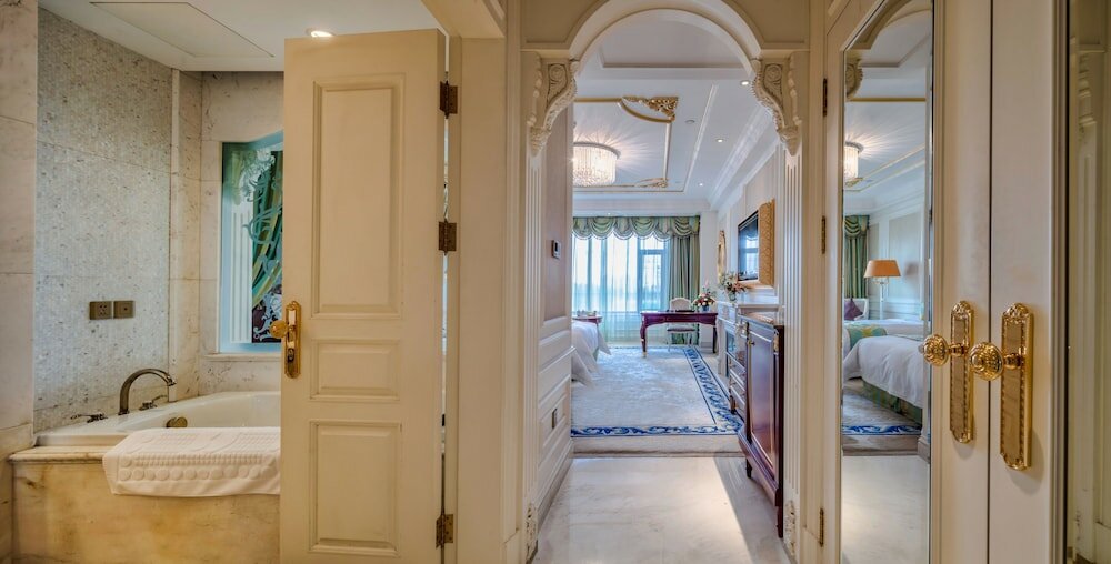 Фото Yungang Jianguo Hotel