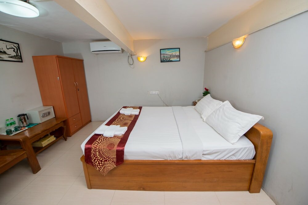 Фото Yangon Urban Hotel