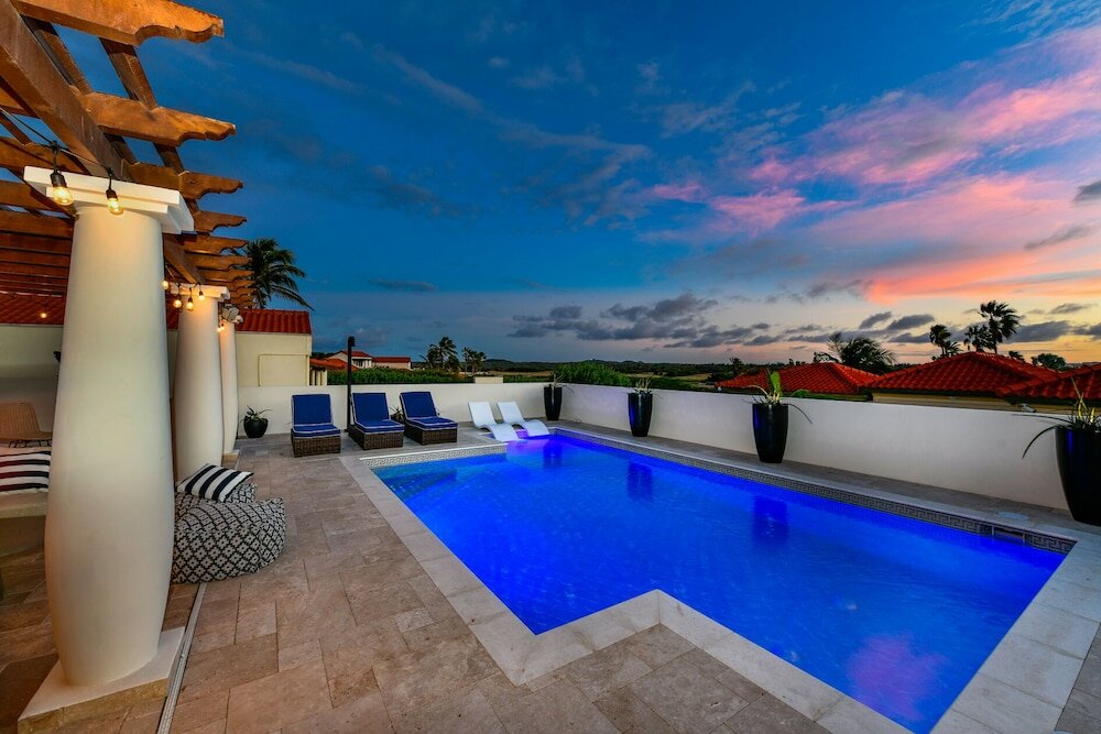 Фото Newly Remodeled 5-bedroom 5-bath in Tierra del Sol!