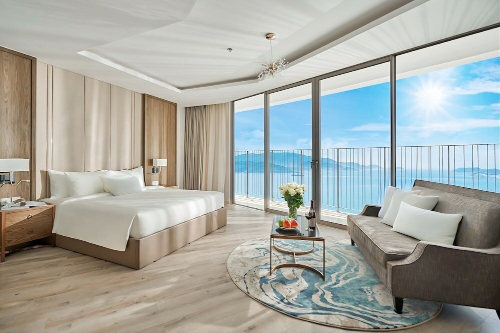 Фото Panorama Beachfront Nha Trang by Lyn Condotel