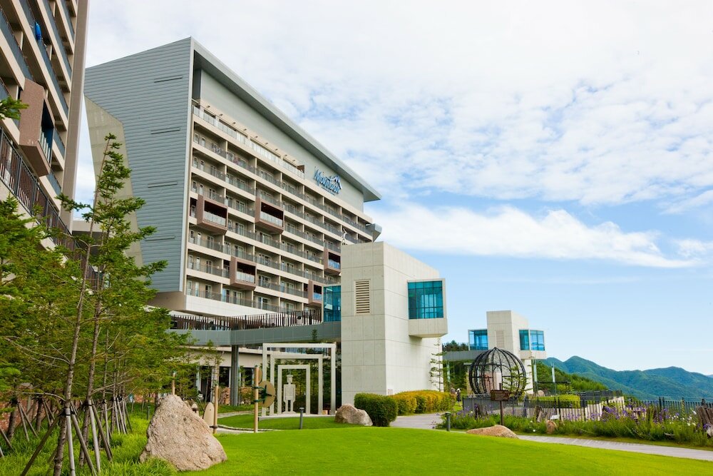 Фото High1 Condominium