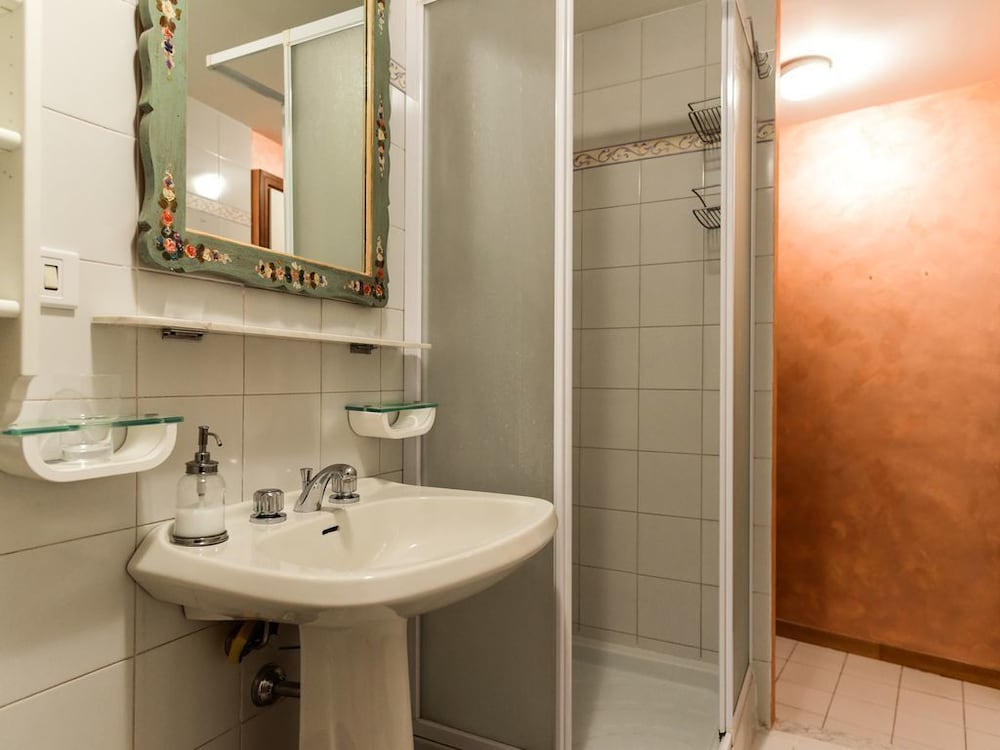 Фото Trevi Fountain Home