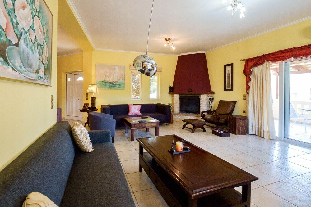 Фото Relaxing Family Home near Beaches